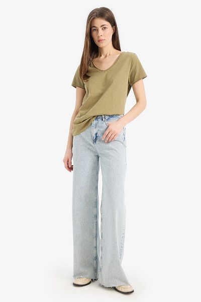 DeFacto Regular Fit V-Neck Basic Plain Short Sleeve T-Shirt K1507Az25Sm