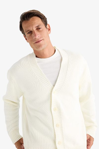 DeFacto Relax Fit V-Neck Buttoned Knitwear Cardigan E5343Ax24Wn