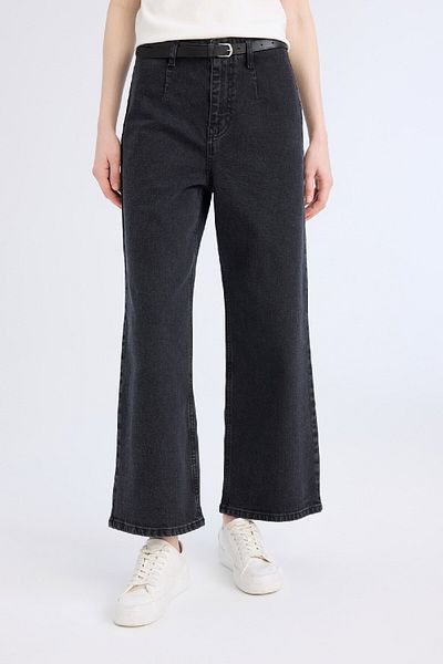 DeFacto Bequeme Jeans mit hoher Taille und Gürtel – knöchellanges spanisches Bein D5887AX25SP