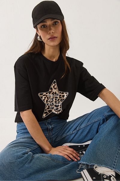 Bianco Lucci Women's Leopard Star Printed Crew Neck Oversize T-Shirt