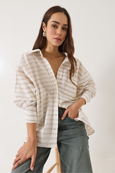 Bianco Lucci Women's V-Neck Striped Single Pocket Detailed Oversize Cotton Shirt 8212-3 60283054