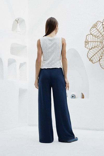 aishee Sleeveless Buttoned Self-Patterned Vest