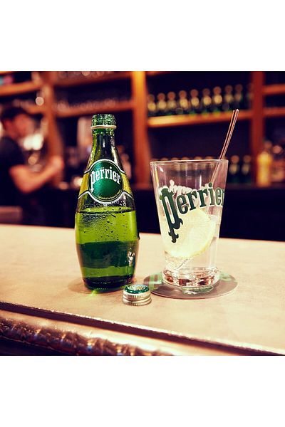 Perrier مياه معدنية طبيعية فوارة 330 مل - عبوة من 24