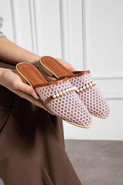 topukludünyası Γυναικείες παντόφλες με δαντέλα Pearl