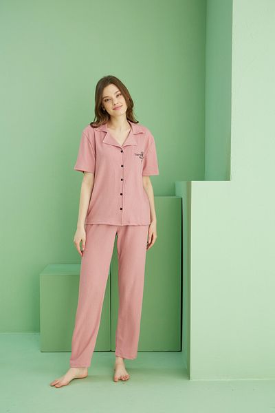 Siyah İnci Salmon Bürümcük Crinkle Fabric Knitted Buttoned Pajama Set25118546