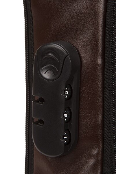 Newish Polo Ανδρική τσάντα ώμου και μέσης σε καφέ χρώμα με λουράκι με έξοδο USB