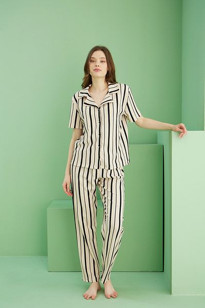 Siyah İnci Ekrü_Black Stripe Patterned Pajama Set: Bürümcük, Krın Valvet Fabric and Buttoned