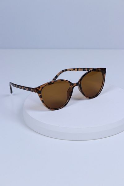 LOOKUP Uv400 Protection Unisex Sunglasses Cat Eye Style New Season Inclusion with 50 Ekartman and Wiping Cloth