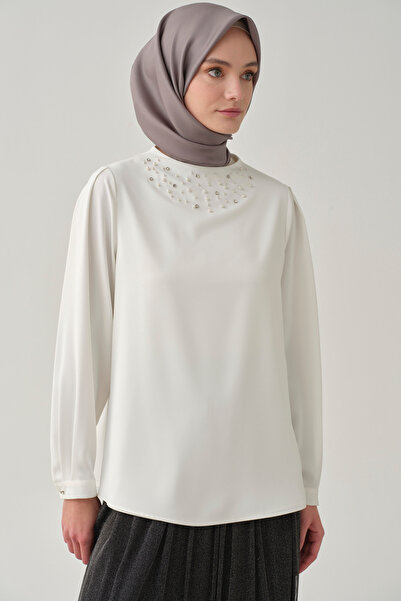 Tuğba Yakası İnci Taş Detaylı Bluz - Ekru