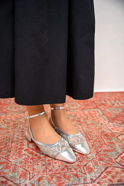 LamintaGlobal Dendy Silver Embroidered Buckle Women's Ballerinas