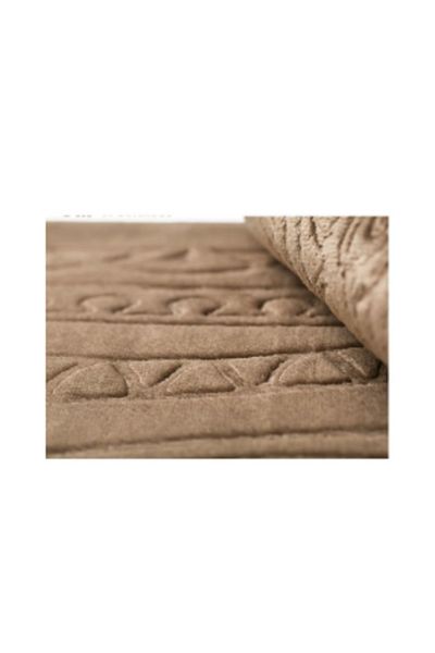 ROYAL ROSE Foldable padded prayer rug that doubles as a relaxation mat and floor seat with backrest.