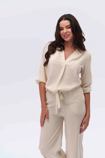 CNL Collection Kadın Krem Rengi V Yaka Uzun Kollu Rahat Kesim Viskon Bluz