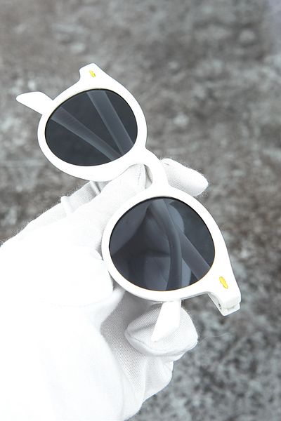 ModaLucci Round Frame White Black Glasses Sunglasses