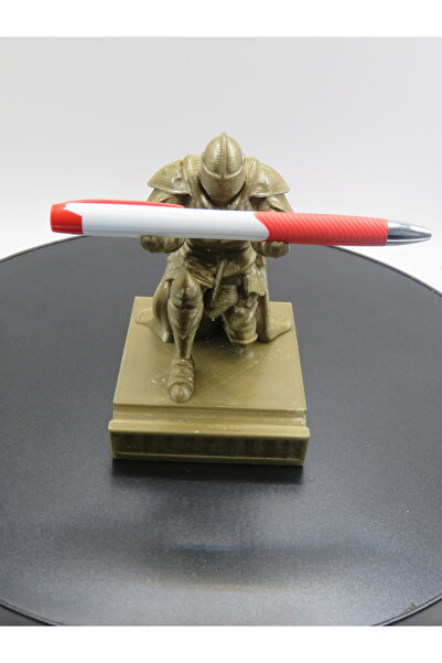 MODA البطل الصامت للمكتب: فارس الطباعة ثلاثي الأبعاد المصنوع يدويًا - هنا لحم...