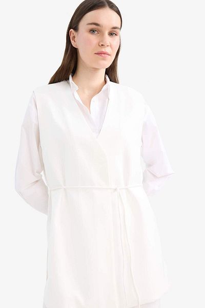 DeFacto V-Neck Lace-Up Basic Plain Vest E7981Ax25Sm