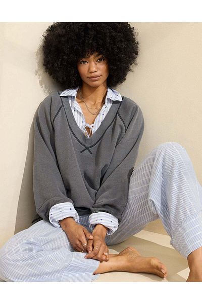 AMERICAN EAGLE Aerie Downtime Textured V-neck Sweatshirt