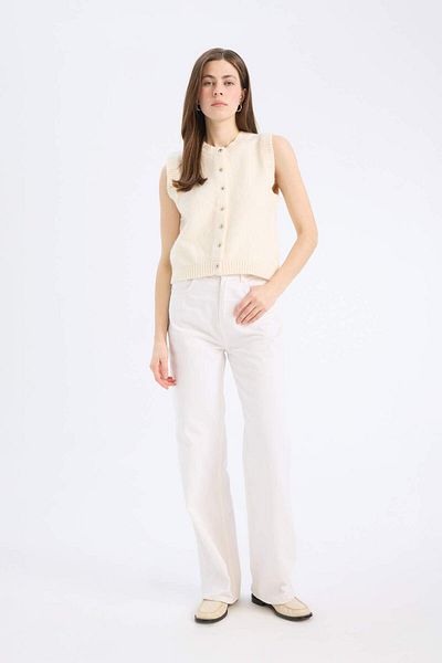 DeFacto Regular Fit Crew Neck Button Knitwear Vest E6887Ax25Sp