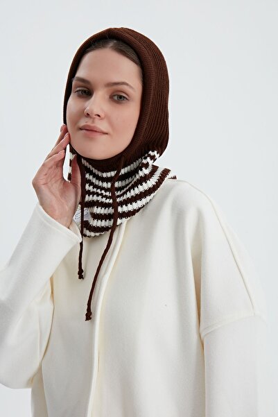 Birgül Bektaş Балаклава з підборіддям, коричнева в смужку, трикотажна шапка