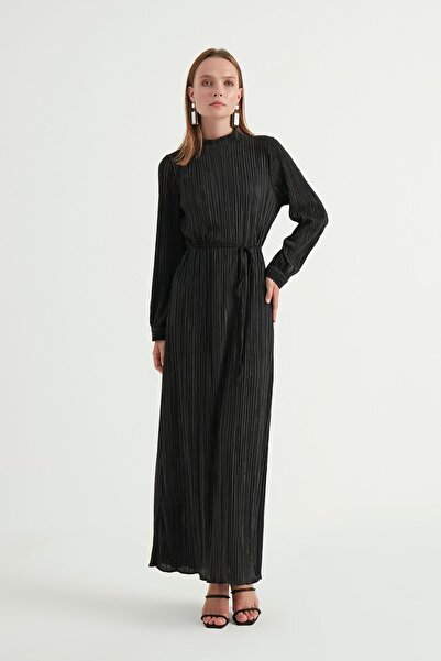 Birgül Bektaş Μαύρο βραδινό φόρεμα Ελβίς