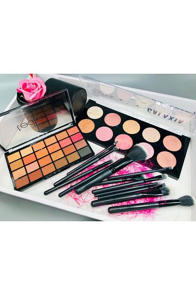 TECHNIC Heat Is On Makeup Gift Set, 4 Products