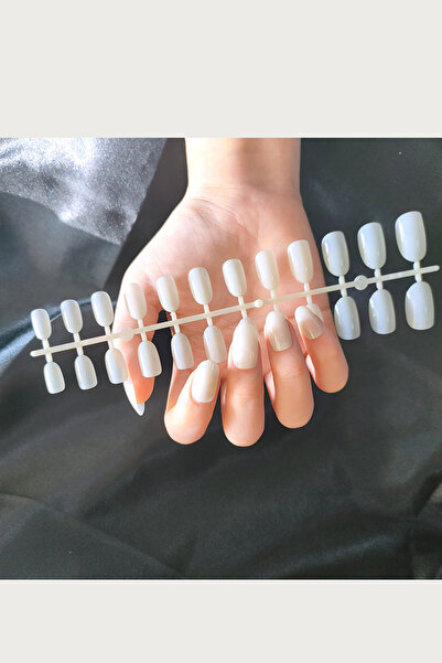 Easy Beauty 24 Adet Renkli Oval Kısa Takma Tırnak Seti 1077