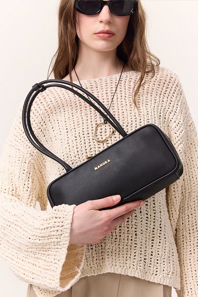 Manuka Simona Black Baguette Bag