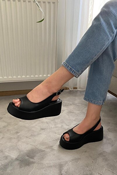 Preshley Kadın Lola Siyah Cilt Önü ve Arkası Acık Kalın Taban Sandalet