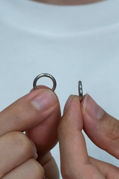 Takı Dükkanı Halka İnce Parlak Erkek Unisex Çelik Küpe Çifti 2 Adet mse5-2