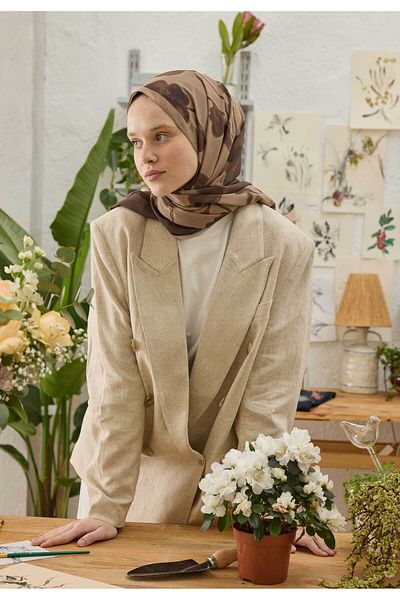 Fresh Brown Dusty Shawl - Dark Floral Pattern