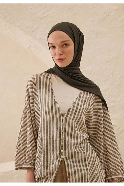 Fresh Charcoal Combed Shawl