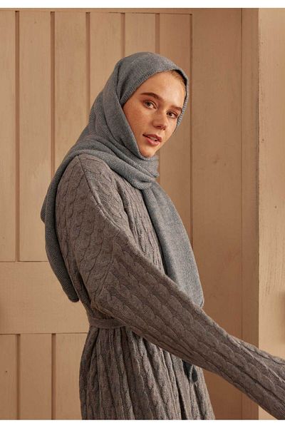 Fresh Blue Triangle Knitwear Shawl Scarf