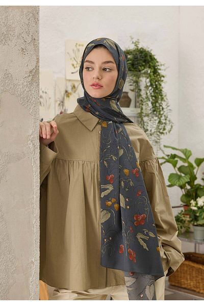 Fresh Anthracite Color Strawberry Patterned Shawl