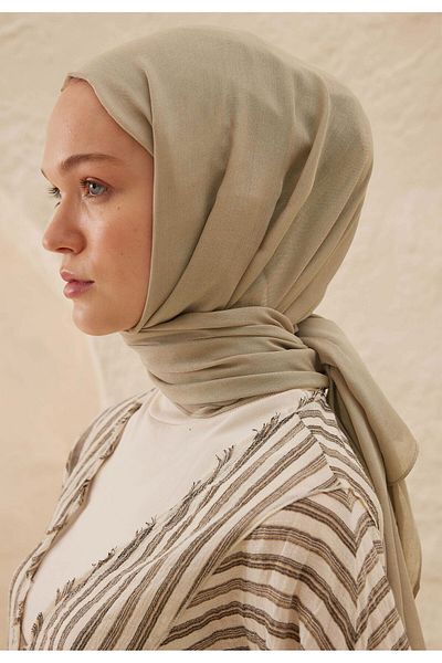 Fresh Beige Colored Rami Viscose Swall