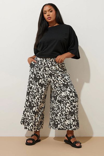 Stil Diva Plus Size Elastic Waist Pocket Patterned Capri Pants 145278
