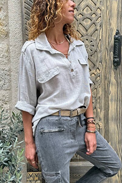 Güneşkızı Italian Beige Buttoned Collar Safari Linen Loose Woven Blouse with Double Flap Pockets and Epaulettes 70 63