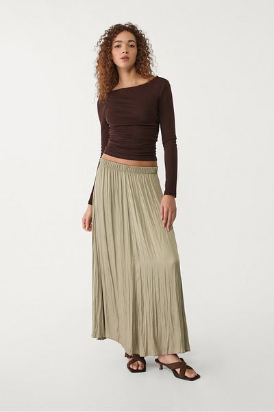 Stradivarius Dökümlü uzun saten etek