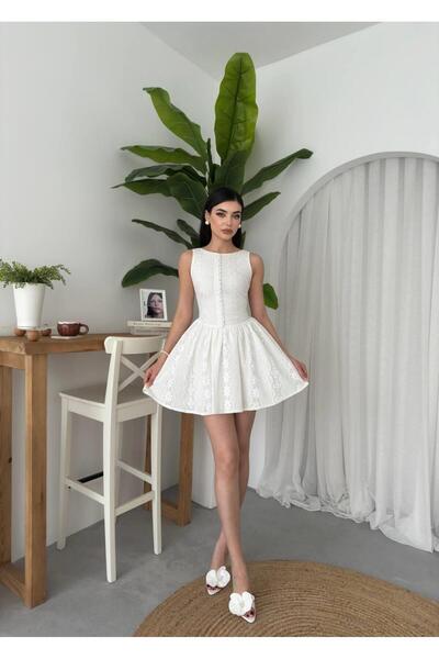 conconmoda Düğmeli Mini Fisto Nakışlı Elbise