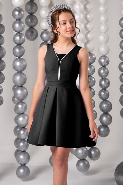 SIRRI Girl's Livia Black V-Neck Back Detailed Special Occasion Evening Dress (10-15 Years)