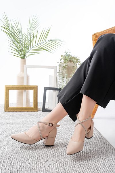 Santamarina Women's Lara Skin Classic Heeled Shoes