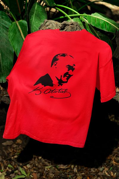 MAGORS Mustafa Kemal Ataturk Printed Crewneck Tshirt