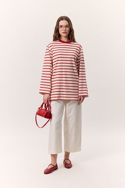Manuka Langes, übergroßes, gestreiftes rotes T-Shirt
