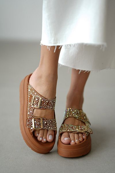 selinshoes Daizy Stone Detailed Buckle High Sole Women's Slippers - Taba