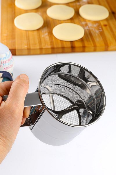 Porselen Diyarı Metal Flour Sieve with Trigger - Stainless Steel Flour and Sugar Sieve - Metal Sieve