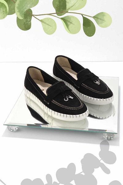 Bambi Czarne zamszowe, oryginalne skórzane buty damskie typu loafer01286654002
