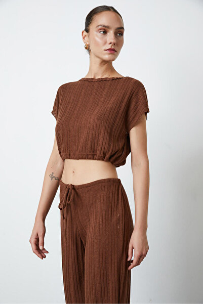 Beyyoglu Kayık Yaka Crop Bluz