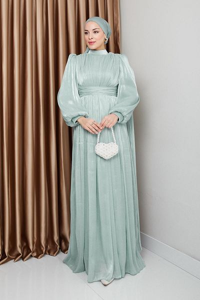 Olcay Yorgo Seiden-Abendkleid mit Hijab und Gürtel und Cape-Detail MİNT 1237