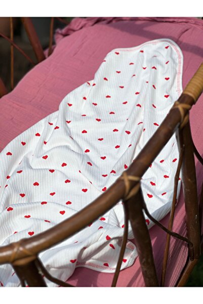 BETSY STUDIO Double Layer Heart Patterned Combed Cotton Baby Blanket