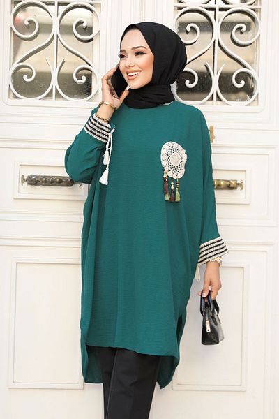 Neva Style تونيك حجاب مزين بشرابة باللون الأخضر الزمردي - 651ZY