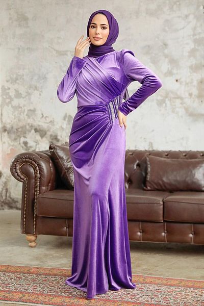 Neva Style Rochie din catifea hijab liliac închis cu detaliu draperie 36891klıla