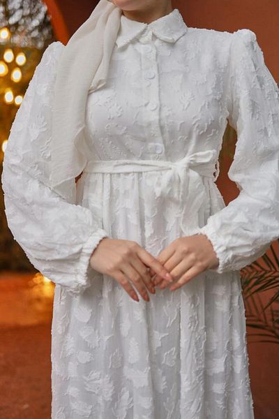 Neva Style Rochie albă cu hijab cu model 14012b